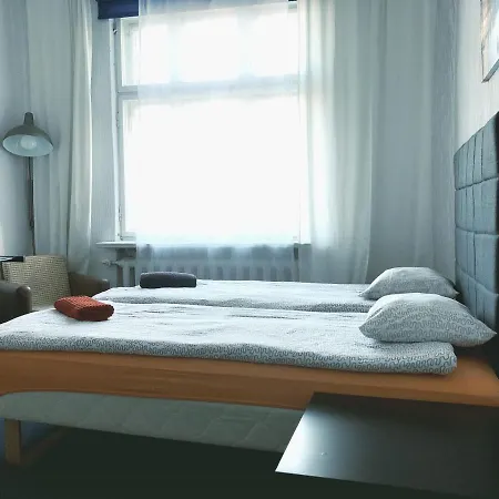 Hostel Rooms Latberry *