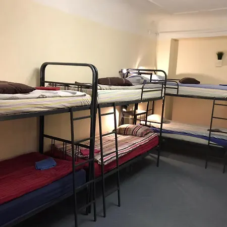 Hostel Rooms Latberry *